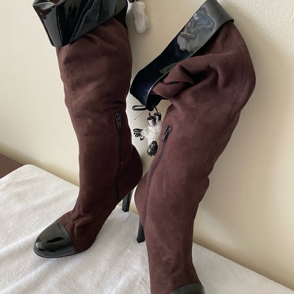 Boot - Picture 4 of 5